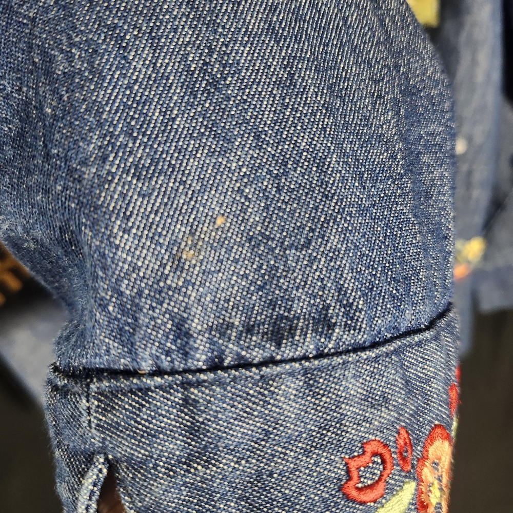 BLAIR Denim Spring Theme Button up Shirt with Patchwork Embroidery Size Large - Picture 11 of 16